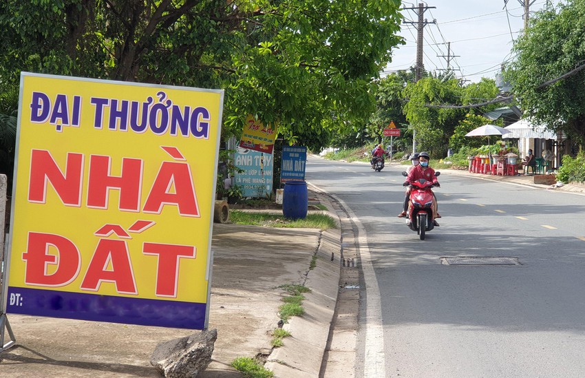 “Cò” tung chiêu thổi giá, loạn giá đất vùng ven TP Hồ Chí Minh - Ảnh 2. “Cò” tung chiêu thổi giá, loạn giá đất vùng ven TP Hồ Chí Minh - Ảnh 2.
