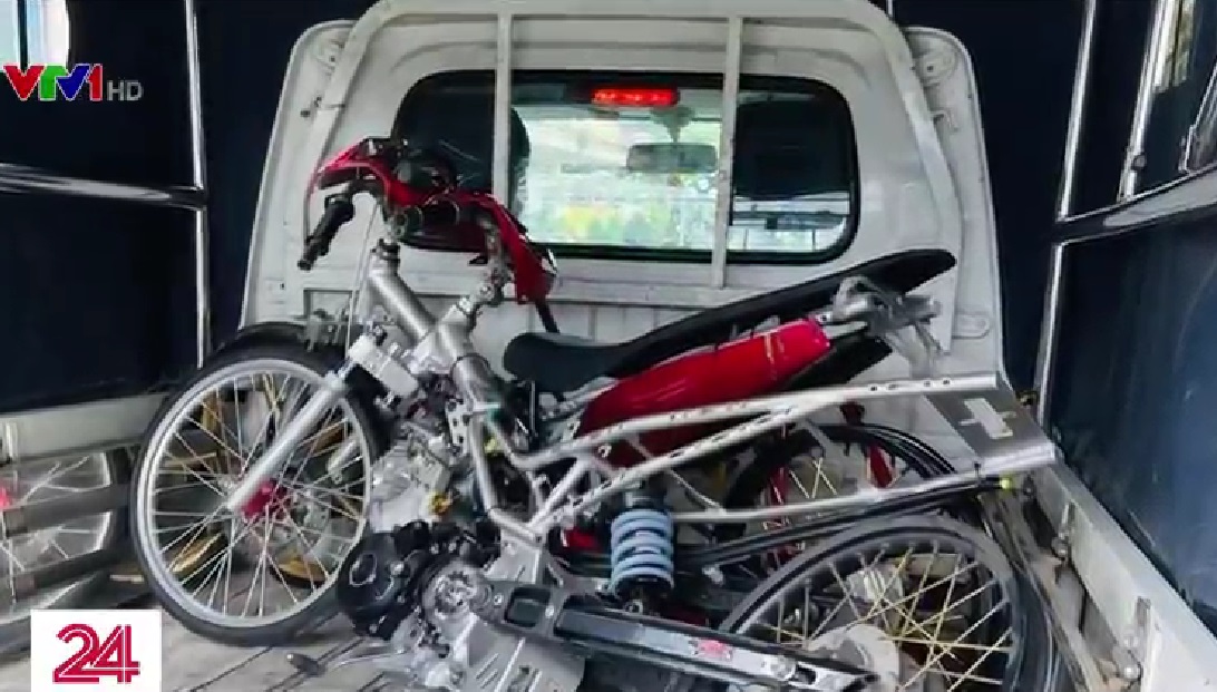 Đột kích lò chuyên “độ” xe cho “quái xế” - Ảnh 1. Đột kích lò chuyên “độ” xe cho “quái xế” - Ảnh 1.