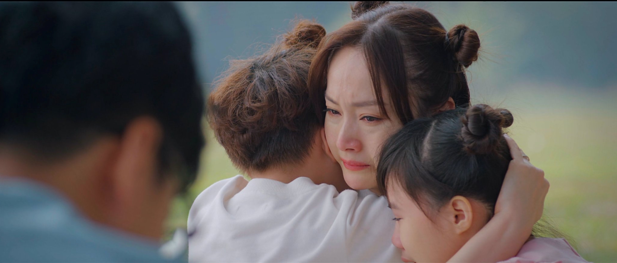 Thương ng&agrave;y nắng về 2 - Tập 25: Ng&agrave;y Kh&aacute;nh - Đức ly h&ocirc;n, trời đổ cơn mưa lớn tan n&aacute;t cả c&otilde;i l&ograve;ng - Ảnh 8.