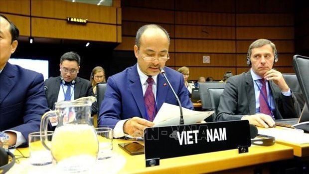 
Ambassador Nguyen Trung Kien, Permanent Representative of Vietnam to the IAEA, addresses the regular meeting of the IAEA Board of Governors in Vienna. (Source: VNA)
