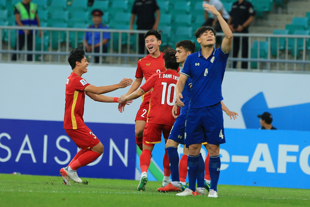 Cầu thủ U19 quốc gia ấn tượng với “đàn anh” tại U23 Việt Nam - Ảnh 1.