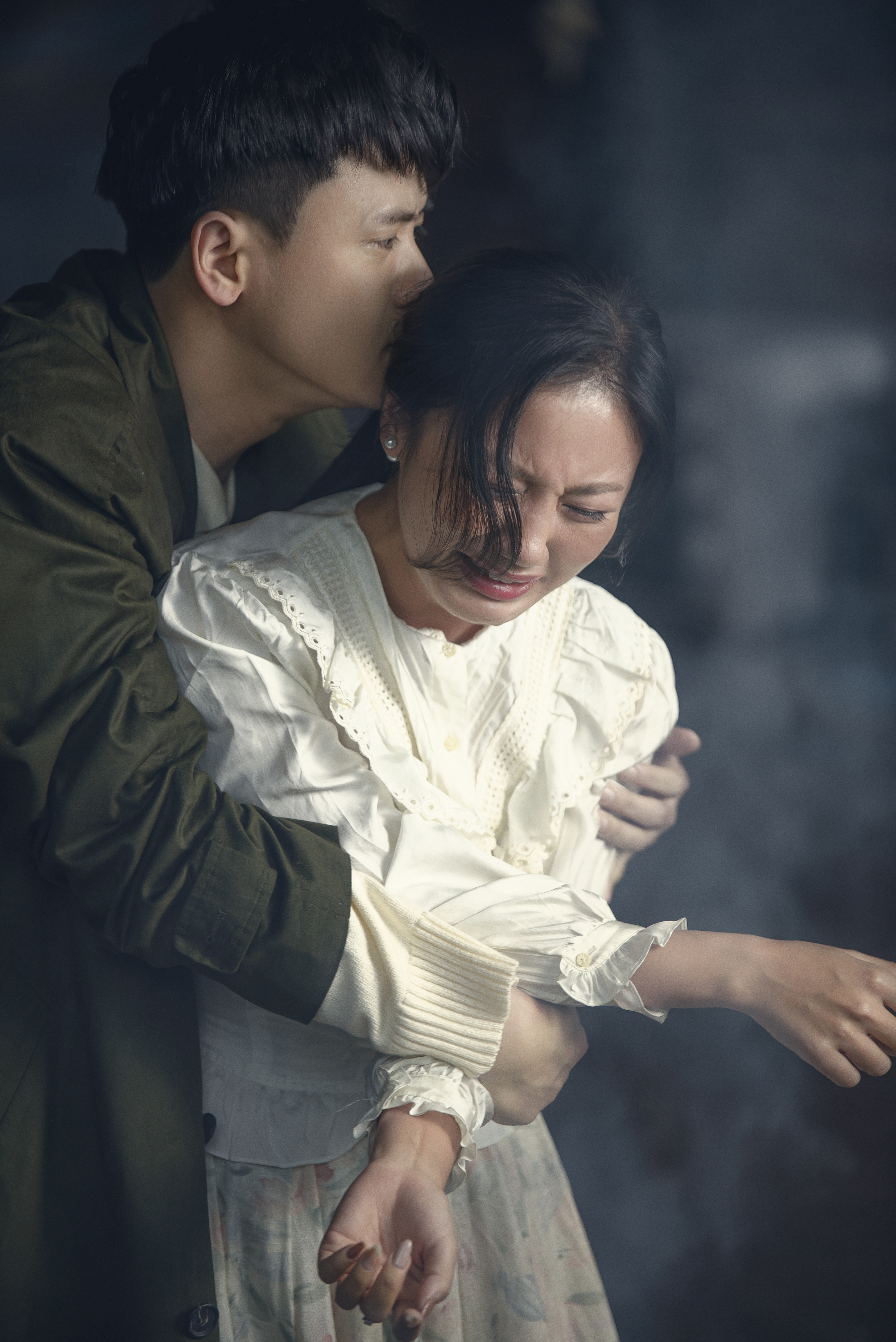 MV mới của Văn Mai Hương là câu chuyện có thật về người thứ ba - Ảnh 3. MV mới của Văn Mai Hương là câu chuyện có thật về người thứ ba - Ảnh 3.