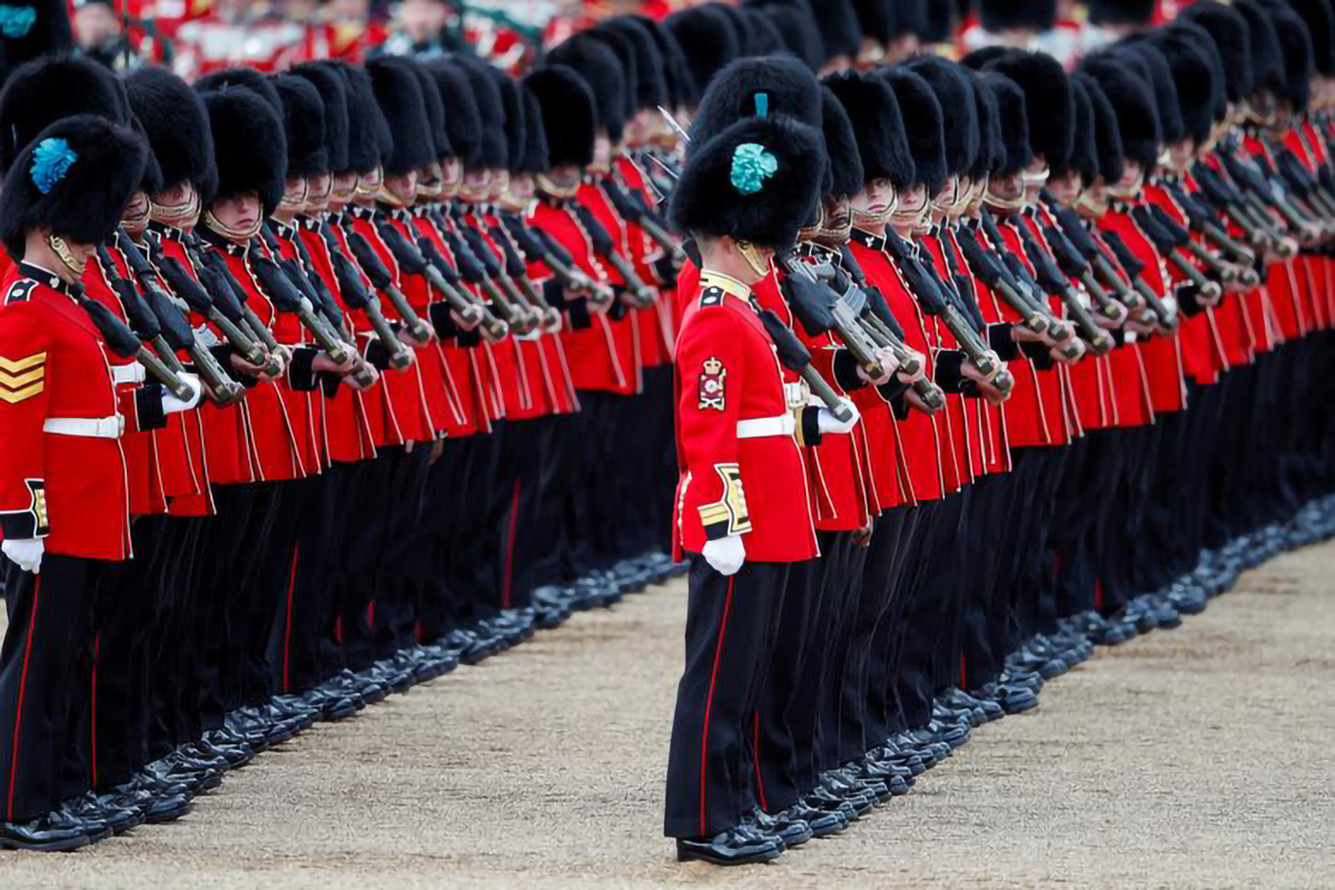 Nữ hoàng Anh Elizabeth II và những kỷ lục thú vị - Ảnh 3. Nữ hoàng Anh Elizabeth II và những kỷ lục thú vị - Ảnh 3.