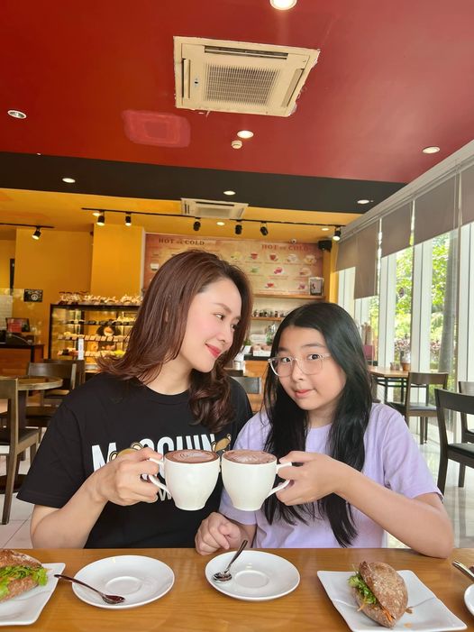 Diễn viên Việt tuần qua: Hồng Đăng cực tình cảm bên bà xã, Lương Thu Trang muốn có người chăm sóc - Ảnh 13. Diễn viên Việt tuần qua: Hồng Đăng cực tình cảm bên bà xã, Lương Thu Trang muốn có người chăm sóc - Ảnh 13.