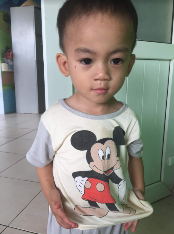 Xót xa hoàn cảnh người nông dân nghèo nuôi con gái tâm thần và cháu ngoại mắc bệnh tim bẩm sinh - Ảnh 1. Xót xa hoàn cảnh người nông dân nghèo nuôi con gái tâm thần và cháu ngoại mắc bệnh tim bẩm sinh - Ảnh 1.