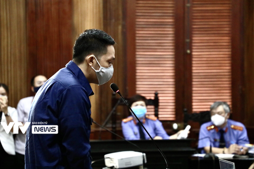 Ho&atilde;n phi&ecirc;n t&ograve;a x&eacute;t xử vụ &ldquo;d&igrave; ghẻ&rdquo; bạo h&agrave;nh b&eacute; g&aacute;i 8 tuổi tử vong - Ảnh 5.