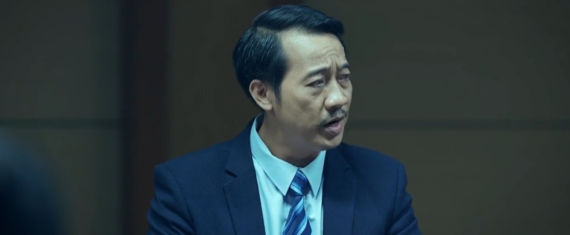 Đấu tr&iacute; &ndash; Tập 6: Tuấn, Khải to&aacute;t mồ h&ocirc;i khi bị c&ocirc;ng an bắt th&oacute;p - Ảnh 7.