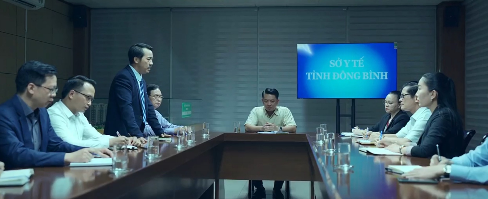 Đấu tr&iacute; &ndash; Tập 6: Tuấn, Khải to&aacute;t mồ h&ocirc;i khi bị c&ocirc;ng an bắt th&oacute;p - Ảnh 6.