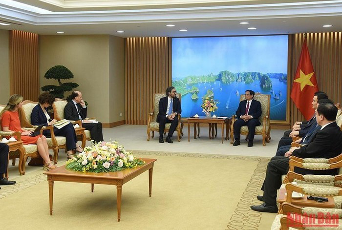 
At the meeting (Photo: NDO)
