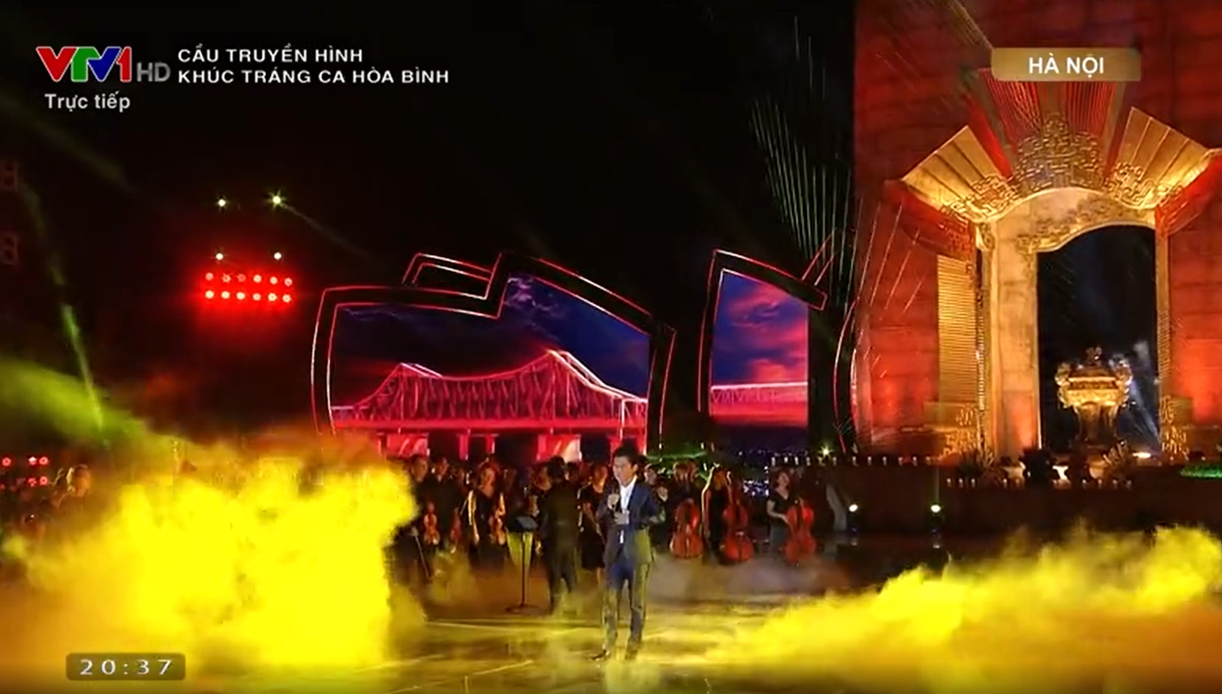 Cầu truyền hình Khúc tráng ca hòa bình: Hào hùng, xúc động và sâu lắng! - Ảnh 14. Cầu truyền hình Khúc tráng ca hòa bình: Hào hùng, xúc động và sâu lắng! - Ảnh 14.