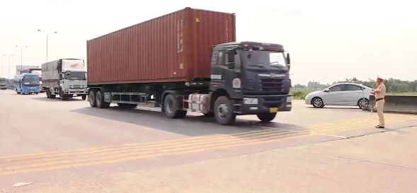 Kiểm tra nhanh ma túy với lái xe qua Hải Dương - Ảnh 1. Kiểm tra nhanh ma túy với lái xe qua Hải Dương - Ảnh 1.