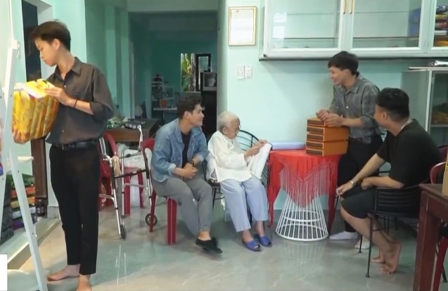 Nhóm bạn trẻ lan tỏa văn hóa bằng ngôn ngữ đặc biệt - Ảnh 4.