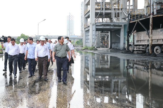 Thủ tướng kiểm tra, khảo sát thực địa dự án Đạm Ninh Bình - Ảnh 2.