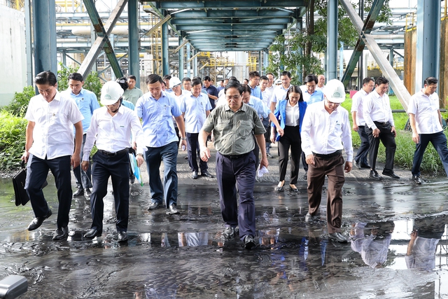 Thủ tướng kiểm tra, khảo sát thực địa dự án Đạm Ninh Bình - Ảnh 4.