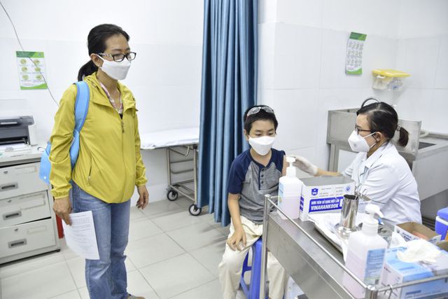 TP Hồ Chí Minh: Tích cực thúc đẩy công tác tiêm vaccine COVID-19 cho trẻ em trong tháng cao điểm - Ảnh 2.