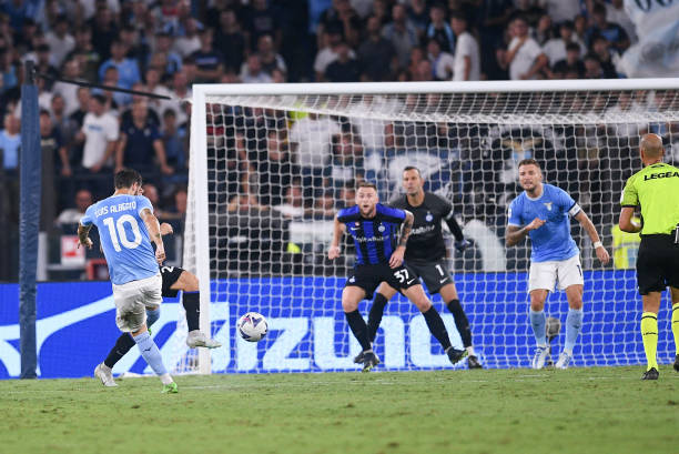 Đại thắng Inter Milan, Lazio chiếm ngôi đầu Serie A - Ảnh 2.