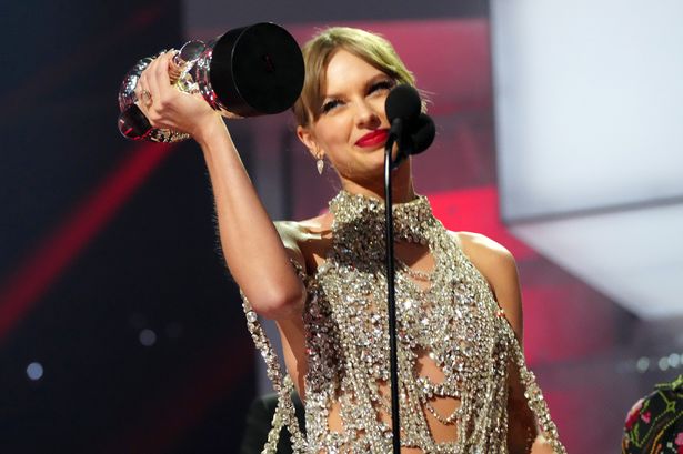 Taylor Swift tiết lộ về album mới: Câu chuyện của 13 đêm thức trắng - Ảnh 1.