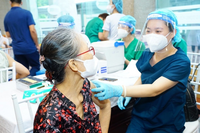 Cần sự đồng lòng của người dân trước nguy cơ bùng phát dịch COVID-19 - Ảnh 1. Cần sự đồng lòng của người dân trước nguy cơ bùng phát dịch COVID-19 - Ảnh 1.