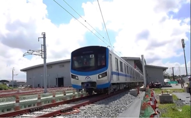 Cuối năm 2022, metro số 1 (Bến Thành - Suối Tiên) chạy thử toàn tuyến - Ảnh 1.