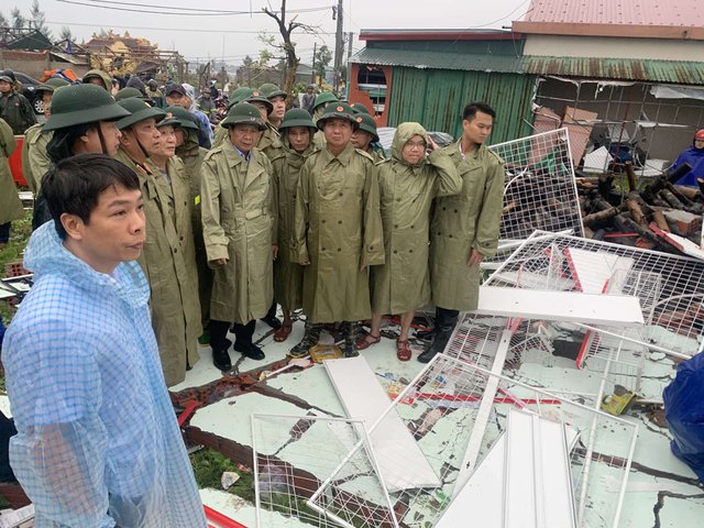 Phó Thủ tướng Lê Văn Thành kiểm tra công tác ứng phó bão tại Quảng Trị - Ảnh 2.