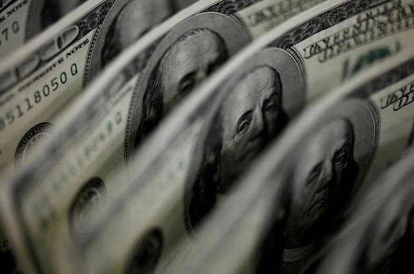 Du kh&aacute;ch đến Mỹ b&oacute;p hầu bao v&igrave; đồng USD tăng - Ảnh 1.