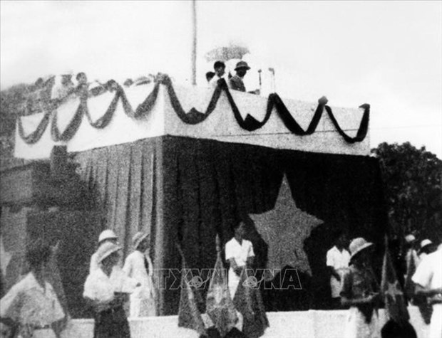 
President Ho Chi Minh reads the Declaration of Independence at Ba Dinh square, Hanoi (Photo: VNA)
