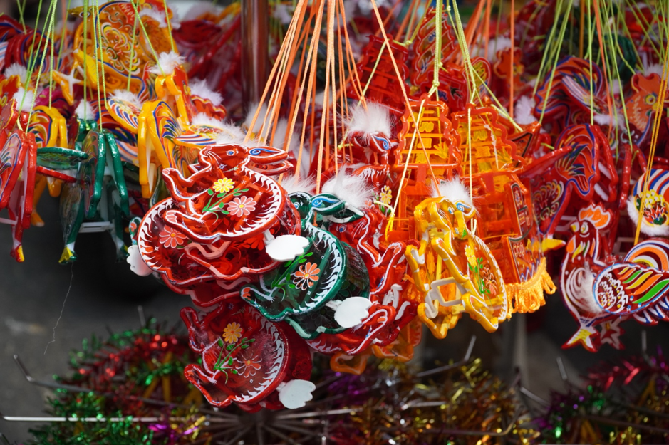 Phố Hàng Mã những ngày cận Tết Trung thu - Ảnh 2.