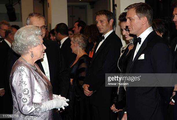 Hollywood đồng loạt tưởng niệm Nữ hoàng Anh Elizabeth II - Ảnh 2.