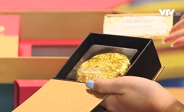 Bánh Trung thu giá hàng chục triệu đồng: Ý nghĩa tốt đẹp của quà tặng đang bị méo mó - Ảnh 1. Bánh Trung thu giá hàng chục triệu đồng: Ý nghĩa tốt đẹp của quà tặng đang bị méo mó - Ảnh 1.