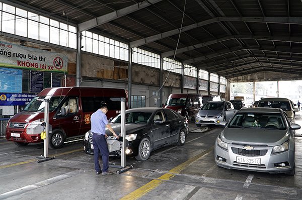 TP Hồ Chí Minh thí điểm đăng ký đăng kiểm ô tô trực tuyến - Ảnh 1.