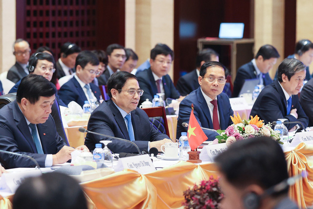 Việt Nam, Lào tăng cường kết nối, hỗ trợ nhau xây dựng nền kinh tế độc lập, tự chủ - Ảnh 1.