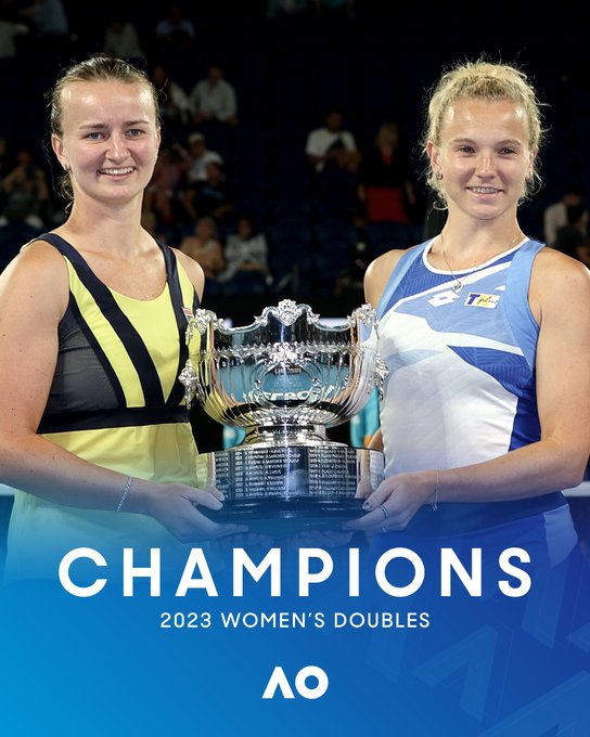 Krejcikova và Siniakova vô địch đôi nữ Australia mở rộng - Ảnh 1.