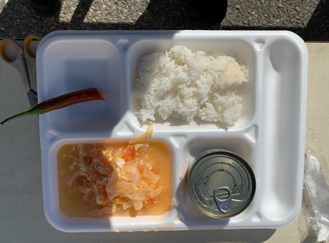 Bữa cơm ngon nhất v&agrave; m&oacute;n qu&agrave; đặc biệt m&agrave; c&aacute;c Sứ giả nh&acirc;n đạo Việt Nam nhận được trước khi v&agrave;o trận mới - Ảnh 15.