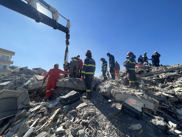 Bữa cơm ngon nhất v&agrave; m&oacute;n qu&agrave; đặc biệt m&agrave; c&aacute;c Sứ giả nh&acirc;n đạo Việt Nam nhận được trước khi v&agrave;o trận mới - Ảnh 2.