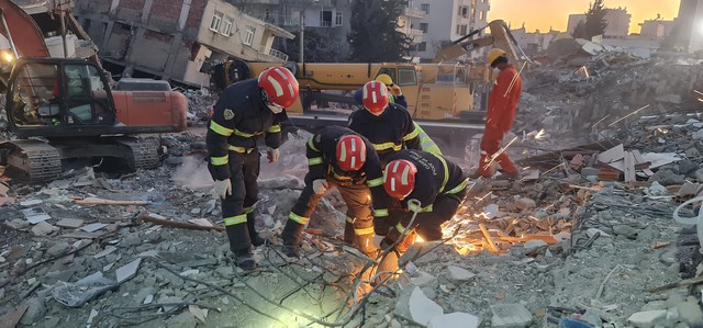 Bữa cơm ngon nhất v&agrave; m&oacute;n qu&agrave; đặc biệt m&agrave; c&aacute;c Sứ giả nh&acirc;n đạo Việt Nam nhận được trước khi v&agrave;o trận mới - Ảnh 4.