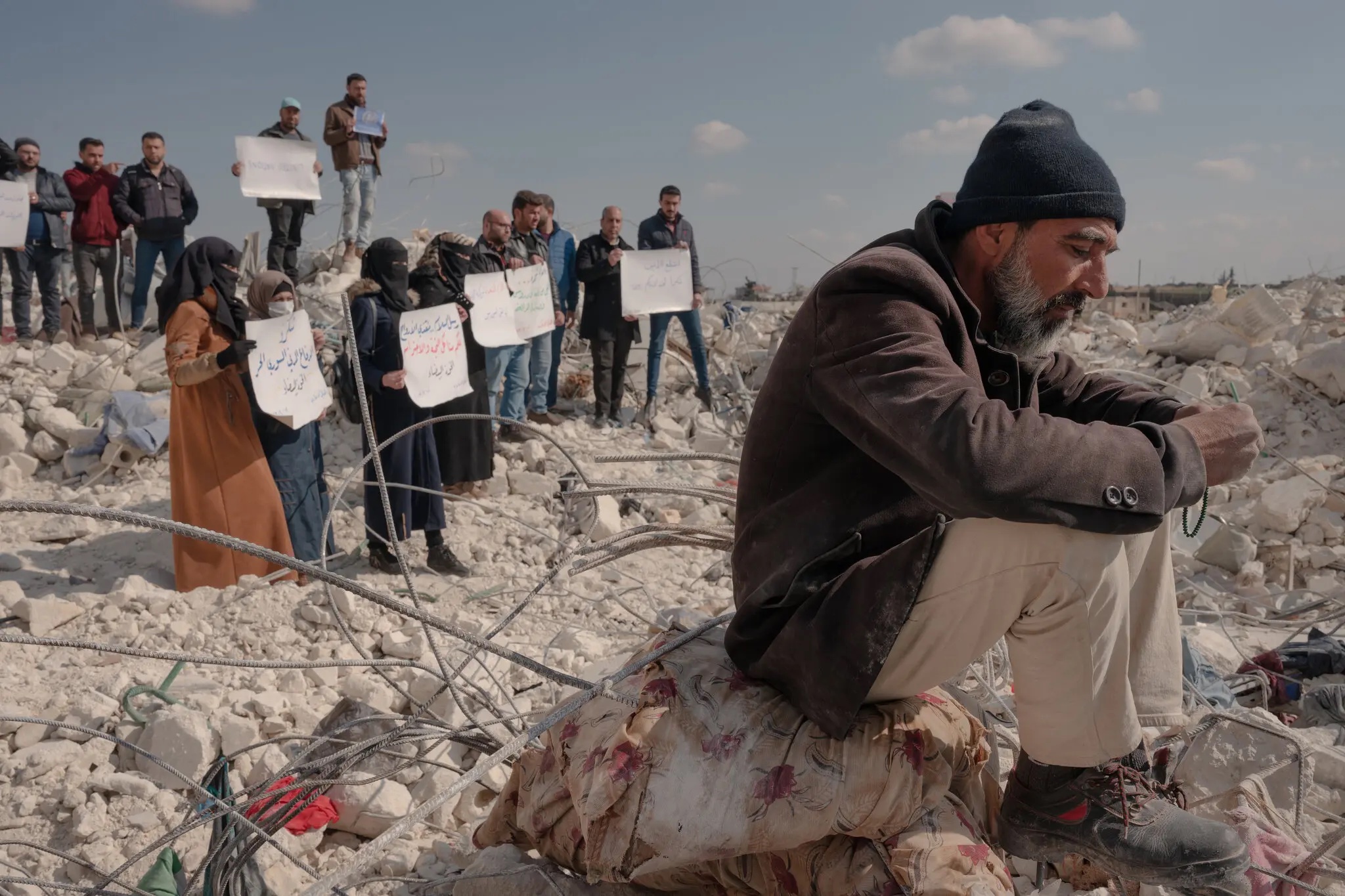 Tây Bắc Syria: Góc khuất của phần bị thế giới bỏ rơi sau trận động đất kinh hoàng - Ảnh 2.