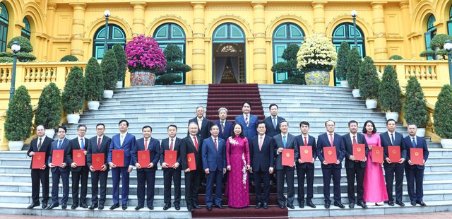 Bổ nhiệm 15 đại sứ Việt Nam tại nước ngoài - Ảnh 1.