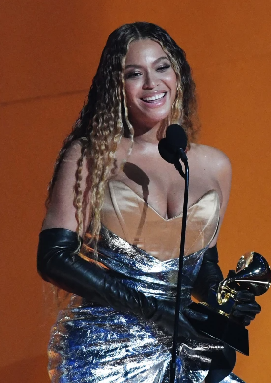 Jay-Z bất bình vì Beyoncé không giành giải Album của năm tại Grammy 2023 - Ảnh 1.