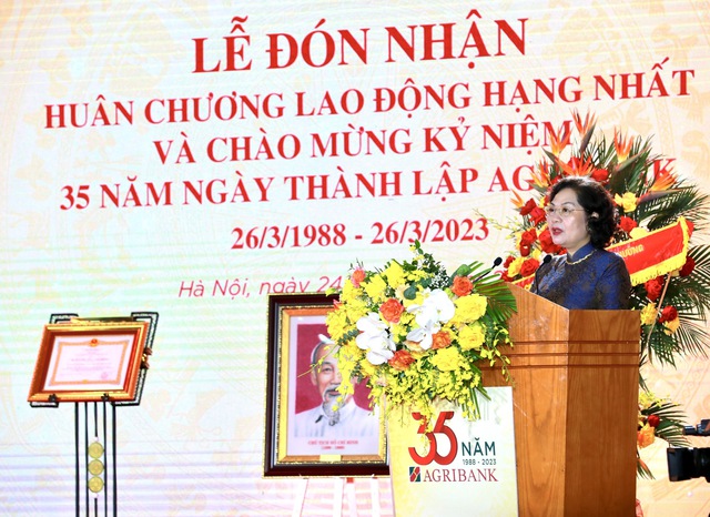 Agribank nhận Huân chương Lao động hạng Nhất - Ảnh 2.