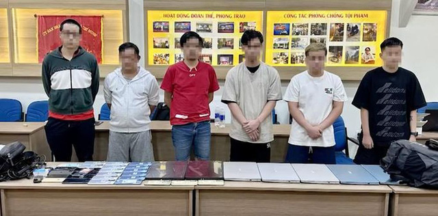 Bắt giữ 3 người nước ngo&agrave;i về tội Tổ chức cho người kh&aacute;c ở lại Việt Nam tr&aacute;i ph&eacute;p - Ảnh 1.