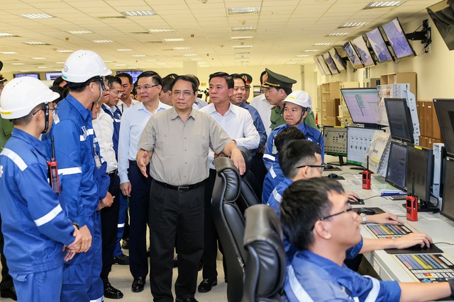 Thủ tướng: Cần tái cấu trúc tổng thể Lọc hóa dầu Nghi Sơn - Ảnh 2. Thủ tướng: Cần tái cấu trúc tổng thể Lọc hóa dầu Nghi Sơn - Ảnh 2.