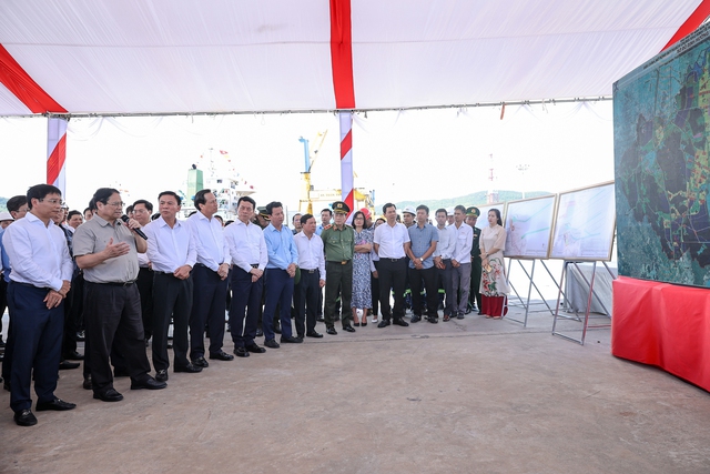 Thủ tướng: Cần tái cấu trúc tổng thể Lọc hóa dầu Nghi Sơn - Ảnh 10. Thủ tướng: Cần tái cấu trúc tổng thể Lọc hóa dầu Nghi Sơn - Ảnh 10.