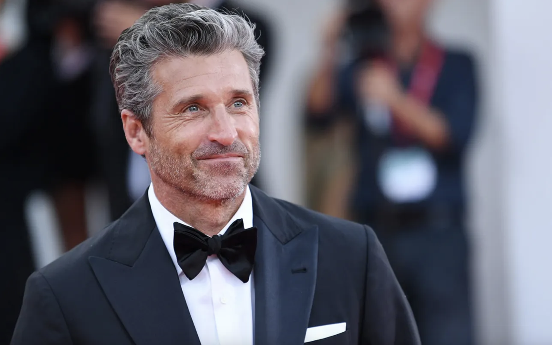 Jonathan Bailey được bình chọn là "Người đàn ông quyến rũ nhất hành tinh" - Ảnh 2.