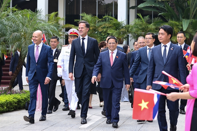 Thủ tướng Phạm Minh Chính chủ trì lễ đón chính thức Thủ tướng Hà Lan Mark Rutte - Ảnh 2.