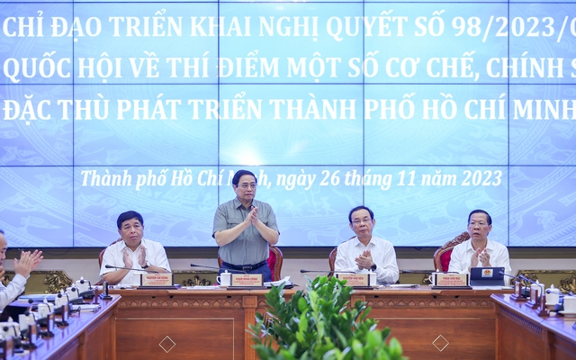 Thủ tướng chủ trì Hội nghị về thực hiện thí điểm cơ chế đặc thù phát triển TP Hồ Chí Minh - Ảnh 2.