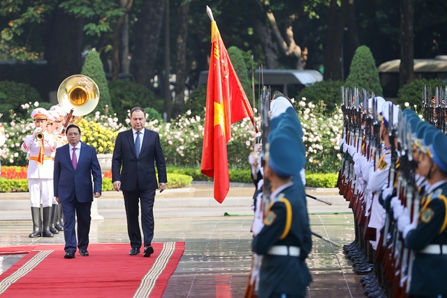 Thủ tướng Phạm Minh Chính chủ trì lễ đón, hội đàm với Thủ tướng Belarus - Ảnh 3.