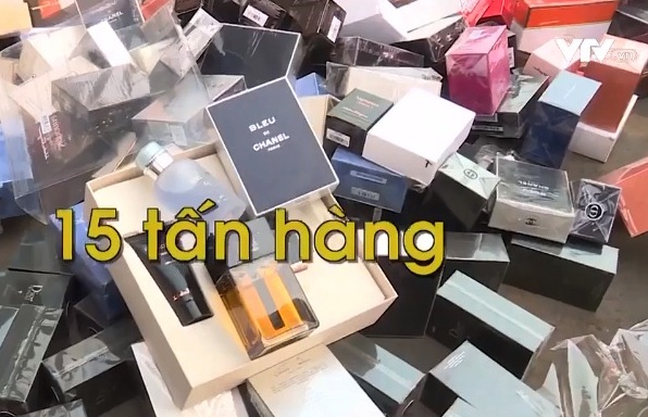 Hàng giả, hàng nhái: Tiêu hủy là chế tài xử phạt mạnh tay - Ảnh 1.