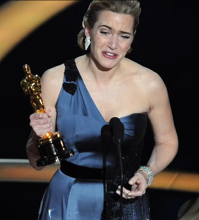 Kate Winslet luôn rơi nước mắt khi nhận giải - Ảnh 5.