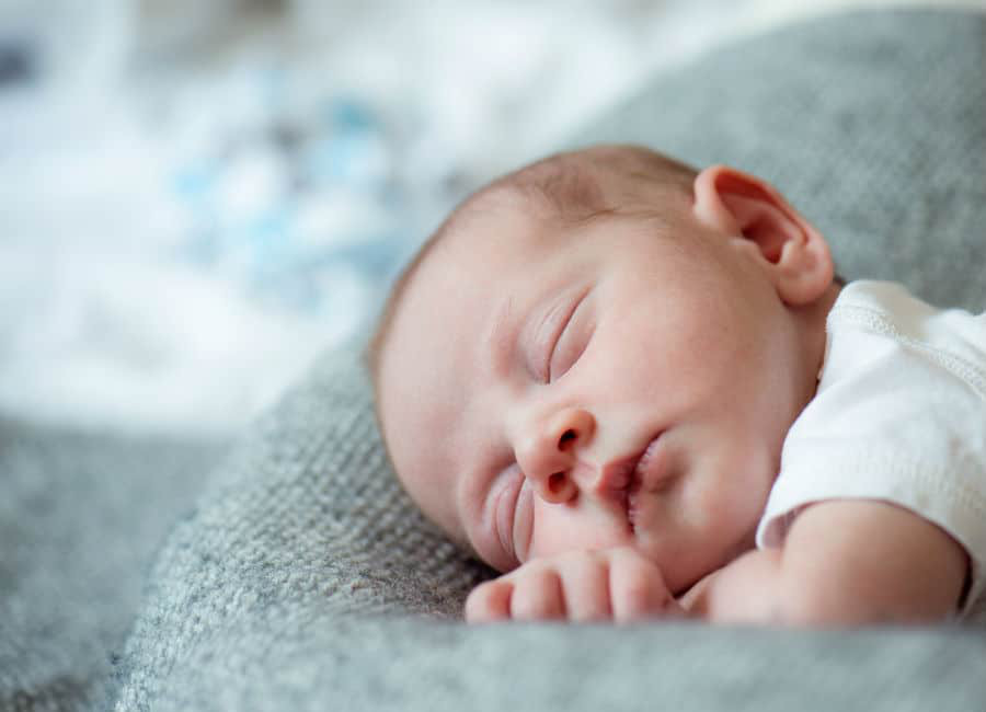 Những tuần đầu ti&ecirc;n của trẻ sơ sinh: điều g&igrave; sẽ xảy ra? - Ảnh 2.