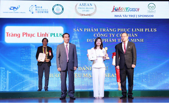 Tràng Phục Linh PLUS được vinh danh Top 10 thương hiệu mạnh ASEAN 2023 - Ảnh 1.